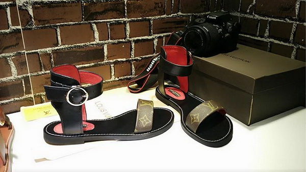 LV Sandals Women--011